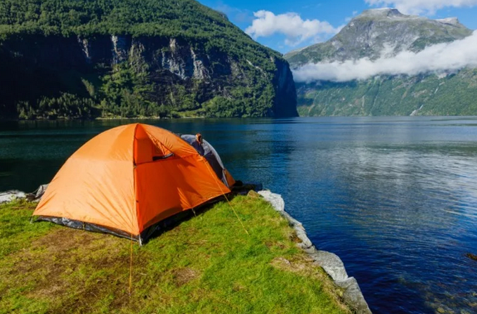 Norway’s Campfire Tales: Experience Magic in Camping Norge