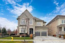 The Signature Touch: Kleinburg’s Luxury Real Estate Specialist